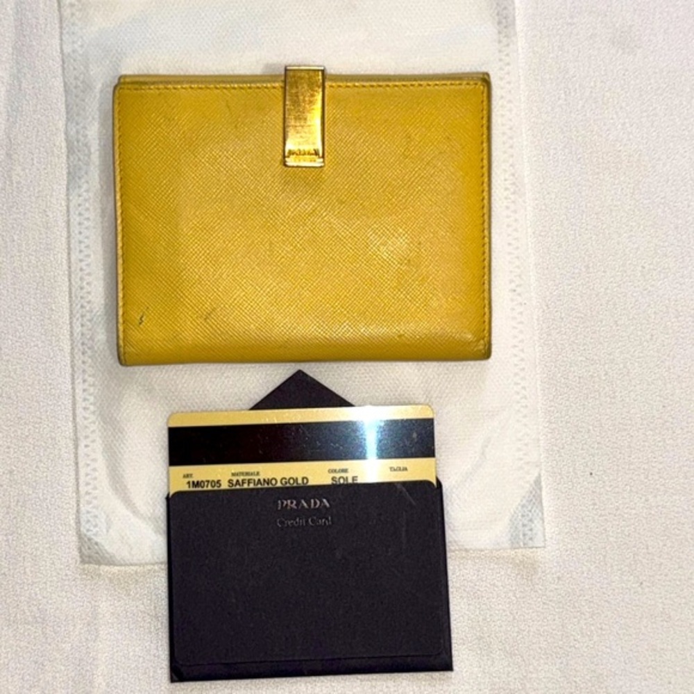 💯 AUTHENTIC PRADA LEATHER COMPACT WALLET CLIP IN EXCELLENT CONDITION